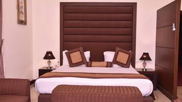 Chambre Double Deluxe, vue ville | Chambres insonorisées, fer et planche à repasser, Wi-Fi gratuit