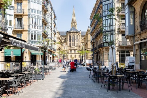 "The Whale" new, ac, design, spacious City Centre