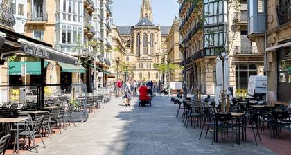 "The Whale" new, ac, design, spacious City Centre