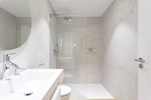 Hair dryer - "The Palms" new, ac, terrace, calm near Old Town (Donostia-San Sebastian)