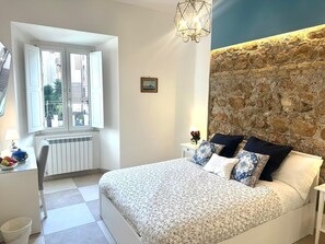 3 bedrooms, iron/ironing board, travel crib, WiFi