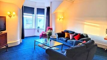 Télévision, lecteur de DVD, livres, vidéothÚque