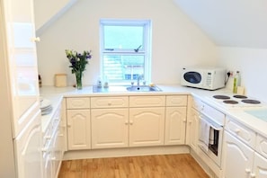 Fridge, microwave, oven, coffee/tea maker - Self Catering apartment  (North Wing) St Andrew's House - Sleeps 6 (Monkton)