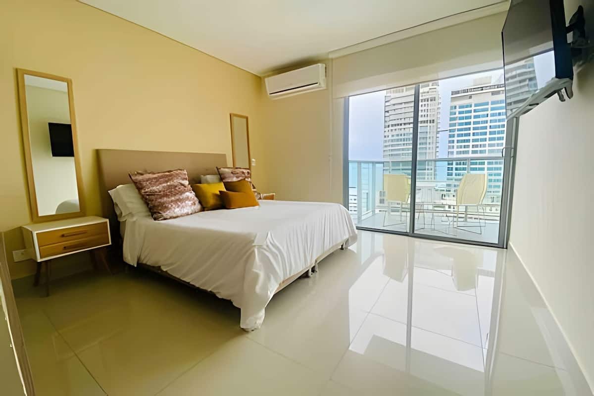 Basic Apartment | 2 bedrooms, iron/ironing board, free WiFi