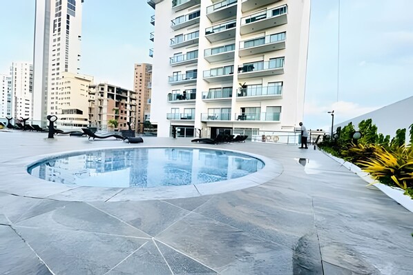 Basic Apartment | Pool