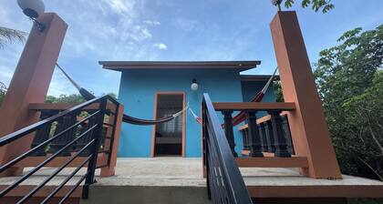 Papaya Jungle House - Queen Bed, A/C, & Tree Top Terrace