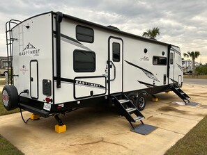 Property grounds - The Lake Escape RV Meets The Beach (Foley)