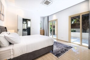 4 soverom, safe på rommet, strykejern/-brett og reiseseng for barn