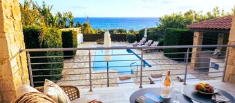 BEACHFRONT Luxury Paphos Villa: 4BR, Private Pool & Hot Tub | Flexible Stay
