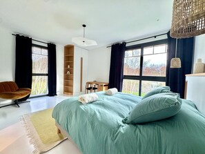 7 bedrooms, desk, iron/ironing board, WiFi