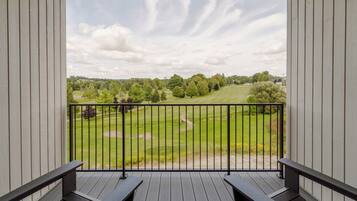 1-Bedroom Suite | 1 King, Kitchenette | Terrasse/patio