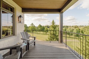 Terrace/patio - The Penrose Suites (Saint Marys)