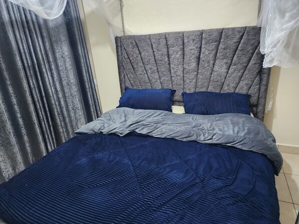 1 chambre, fer et planche à repasser, Wi-Fi, literie fournie