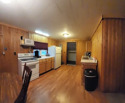 Campbell James Cabin & Bunkhouse on the Snowmobile & ATV Trails