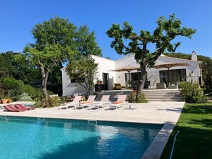 Pool - Villa Antassi 14 minute stroll to restaurants, wellness facilities, the beach (Grimaud)