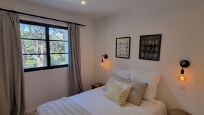 6 chambres, fer et planche à repasser, accès au Wi-Fi (inclus)