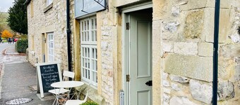 The Bakewell Retreat - Hot tub - Pets - Sleeps 9