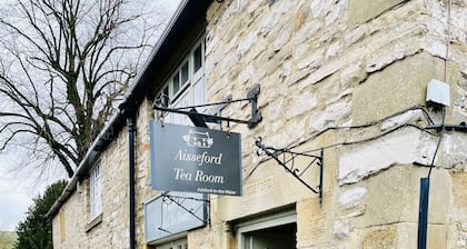 The Bakewell Retreat - Hot tub - Pets - Sleeps 9