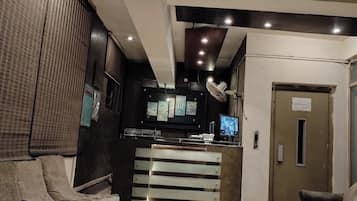 Deluxe Double Room | Soundproofing, iron/ironing board, free WiFi