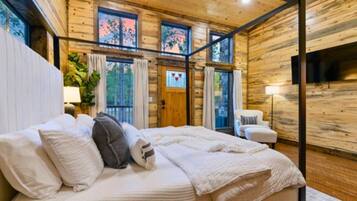 5 bedrooms, iron/ironing board, free WiFi, bed sheets