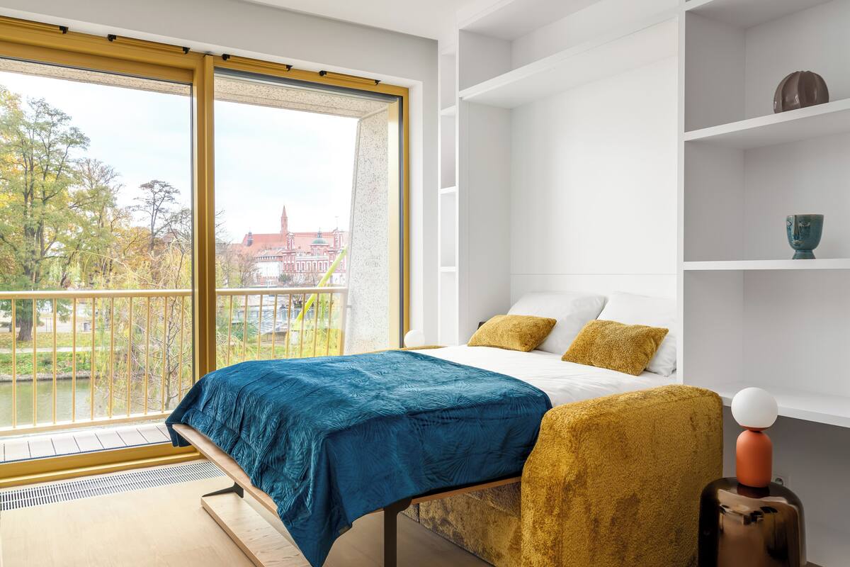 Studio with balcony and river view