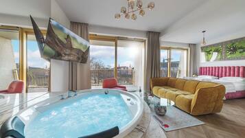 Apartment with jacuzzi Deluxe with river view | Stofa