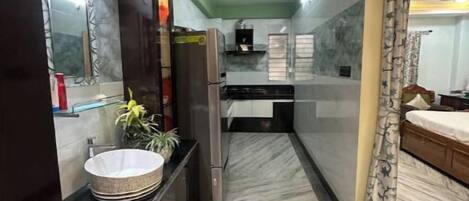 1 chambre, fer et planche à repasser, Wi-Fi, draps fournis