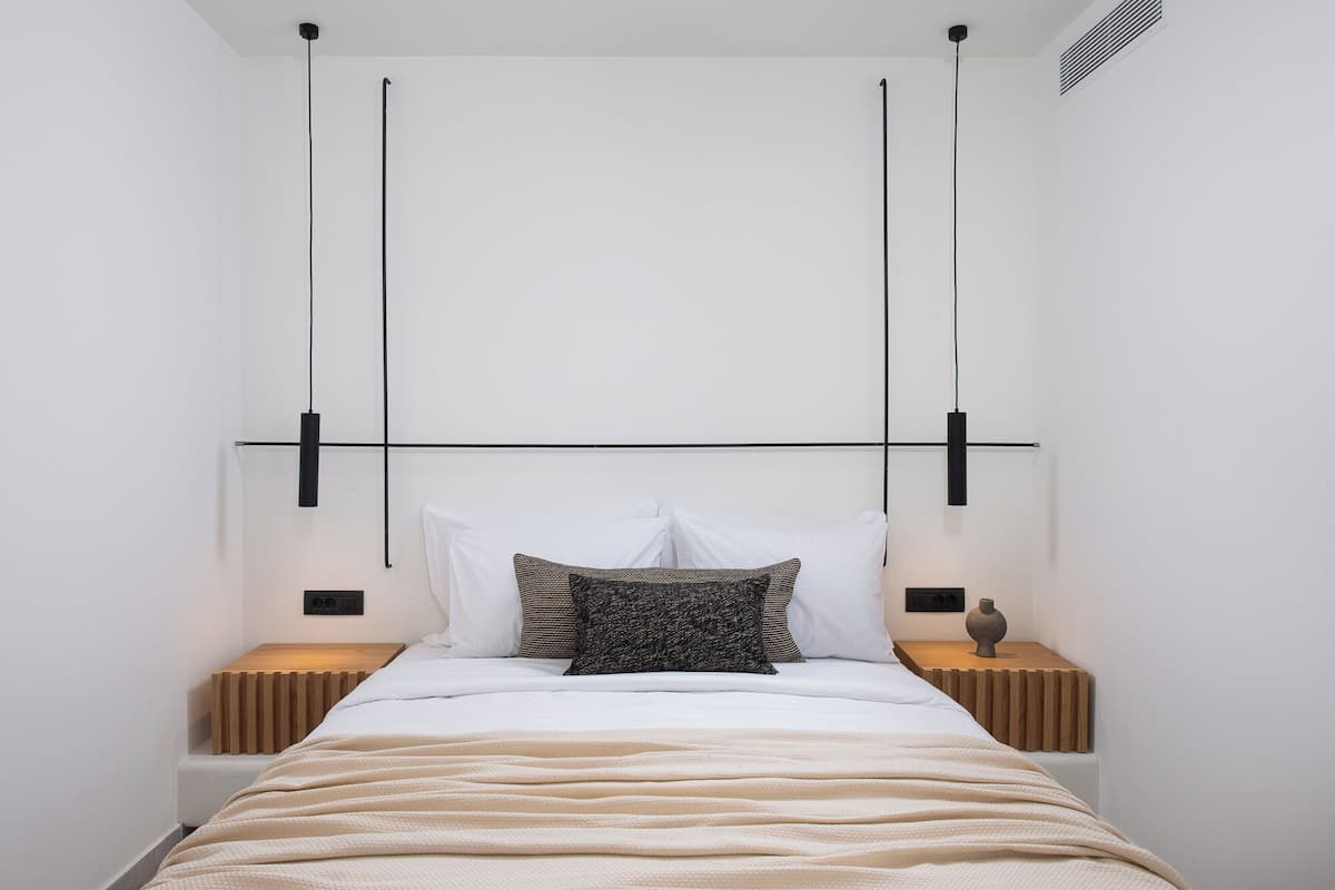 Mazee Suite. | 1 bedroom, iron/ironing board, free WiFi, bed sheets