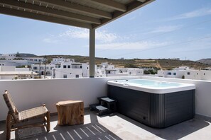 Premium Room with Jacuzzi | Terrace/patio