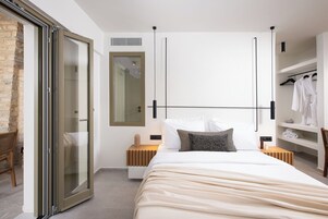 Classic Double Room | Iron/ironing board, free WiFi, bed sheets