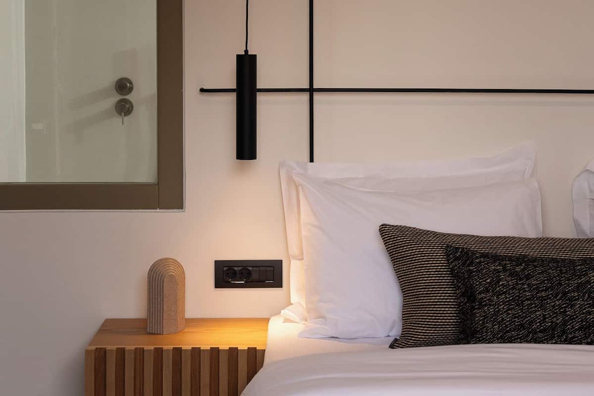 Classic Double Room | 1 bedroom, iron/ironing board, free WiFi, bed sheets