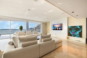 TV, stereo