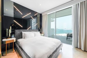 Desk, iron/ironing board, WiFi, bed sheets