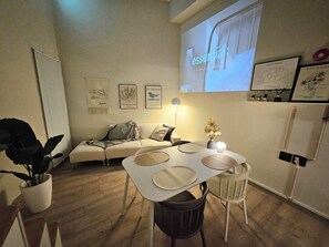 Interior - 감성복층 주차무료 빔프로젝트 스탠바이미 명지대5분 용인대 에버랜드 용인민속촌 역북지구내 역북동 용인시청  (Yongin-si)