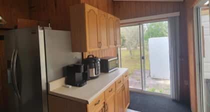 Charming Private Studio on Quiet Horse Farm – 12 Minutes from WEC Ocala, FL.