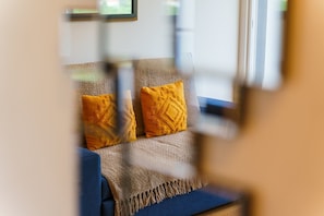 Interior - GuestReady - Madeiran mountain view with pool (Caniço)