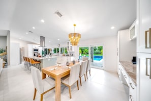 Fridge, microwave, oven, stovetop - Heated Pool! Private Home+Bikes & Fire Pit! (Delray Beach)