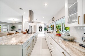 Fridge, microwave, oven, stovetop - Heated Pool! Private Home+Bikes & Fire Pit! (Delray Beach)