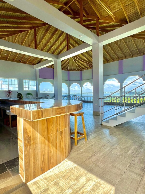 Interior - Luxury havens with two kings or a king and queen bed, overlooking Port Antonio (Port Antonio)