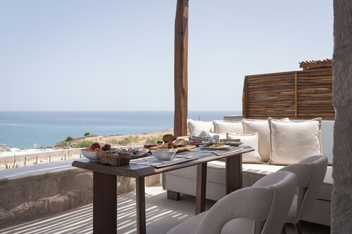 Exclusive Suite by Horizon Suites Milos