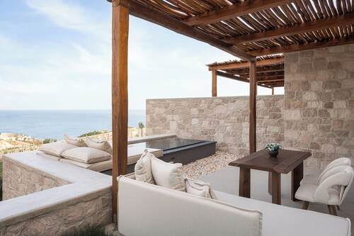 Deluxe Suite by Horizon Suites Milos