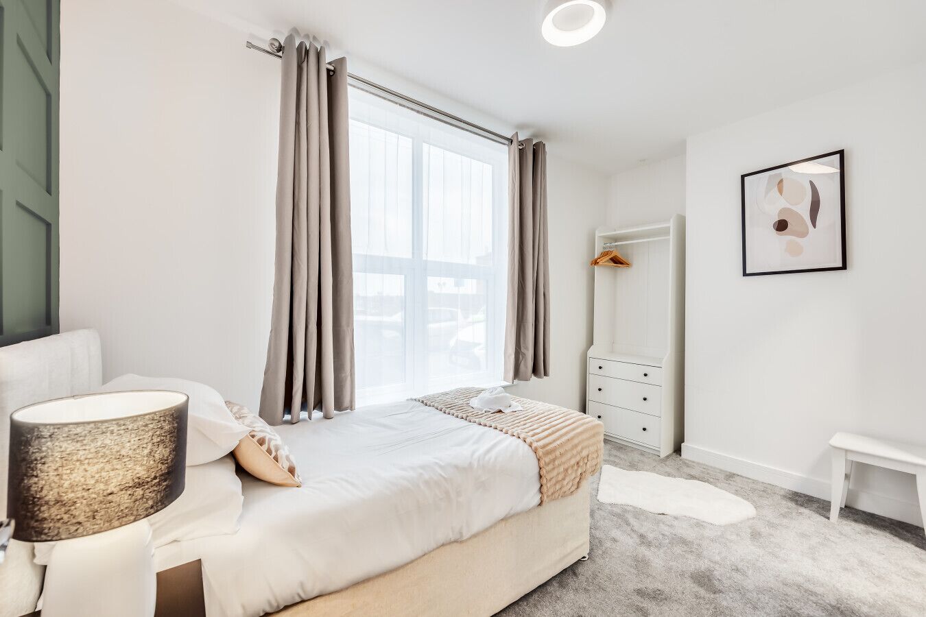 3 Schlafzimmer, Schreibtisch, Bügeleisen/Bügelbrett, Reisekinderbett