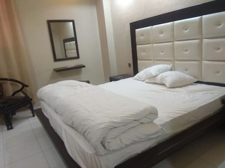 Insonorización, tabla de planchar con plancha y wifi gratis