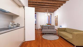 Apartment | Living area | 35-inch TV with digital channels