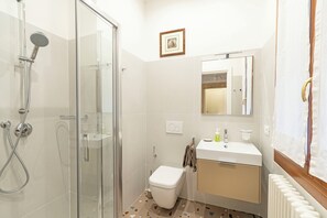 Huoneisto | Kylpyhuone | Bidee