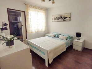 1 bedroom, WiFi, bed sheets