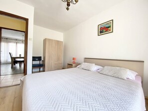 2 bedrooms, WiFi, bed sheets