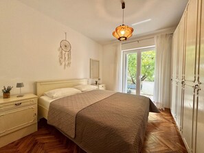 2 bedrooms, WiFi, bed sheets