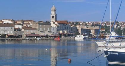 Apartment DiSente °2 in Krk, family-friendly, close to the center, pets allowed, sea view