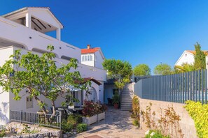 Exterior - Spacious Ground floor Apartment LiJan °1 with Two Bedrooms (Krk)